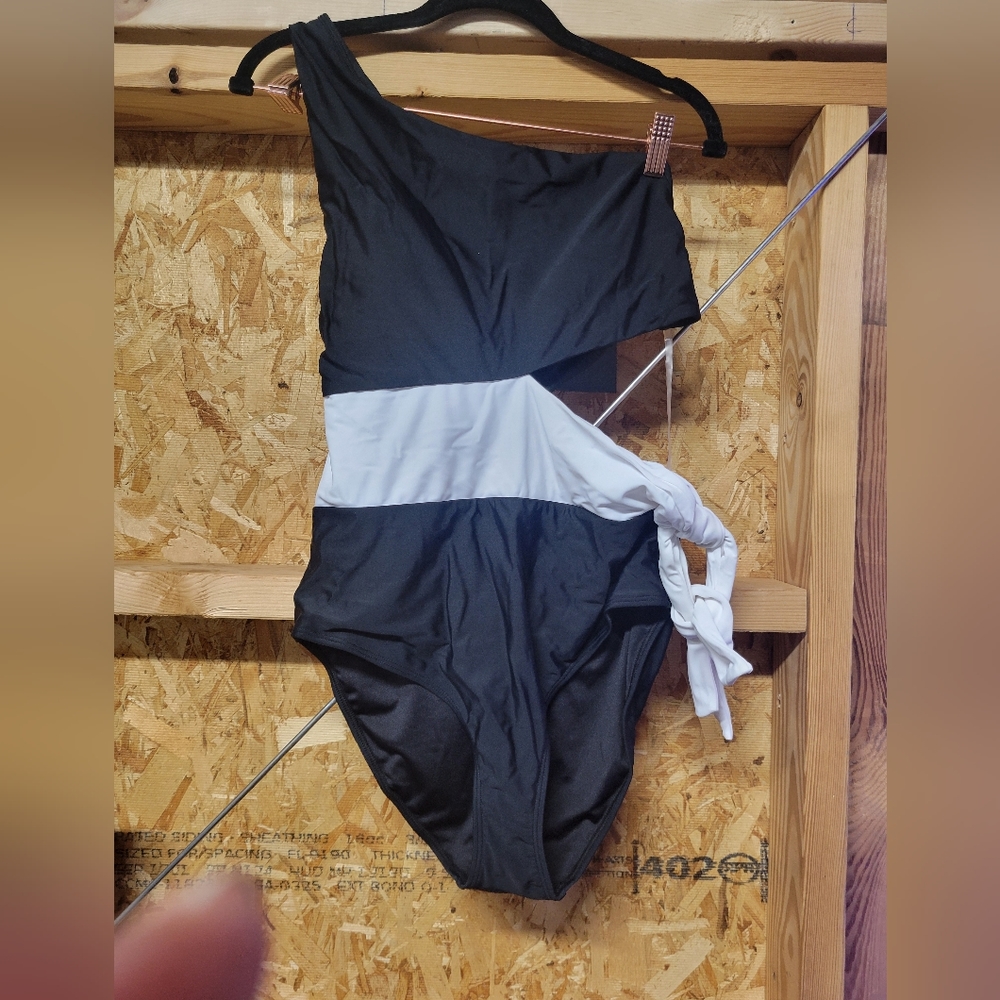 Dixperfect NWT Open Side Swimsuit Size Large